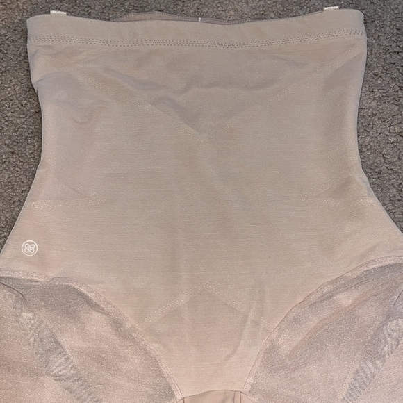 Honeylove SuperPower Short Shapewear Sand Nude Beige Medium - Picture 6 of 9